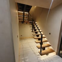Floating staircase feature lighting